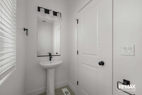2796 W Aurora Ave 5 Beds Apartment for Rent