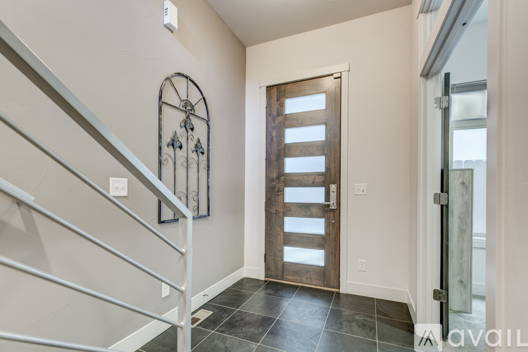 2103 West 32nd Avenue, Unit 8 3 Beds Single Family Home for Rent - Photo gallery 4