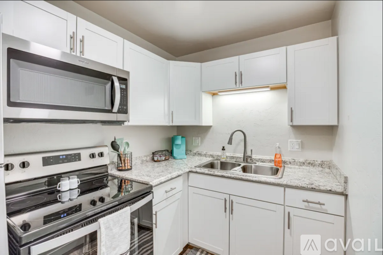 1330 Glenwood Ave 1 Apartment for Rent - Photo gallery 4