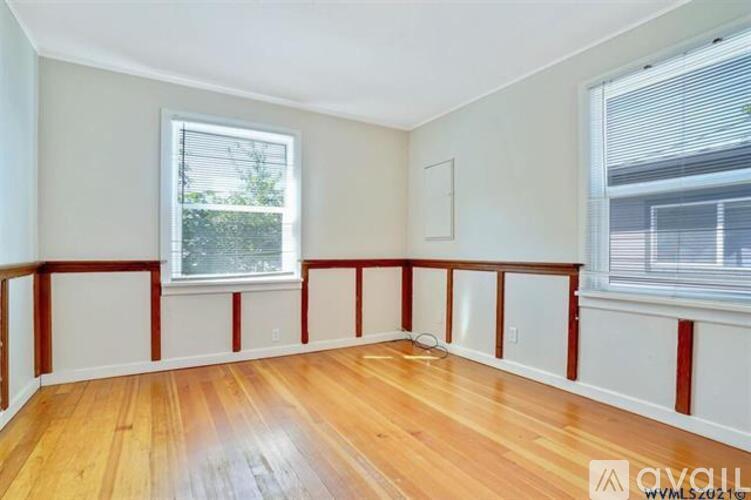 513 Northwest 18th Street 4 Beds Apartment for Rent - Photo gallery 5
