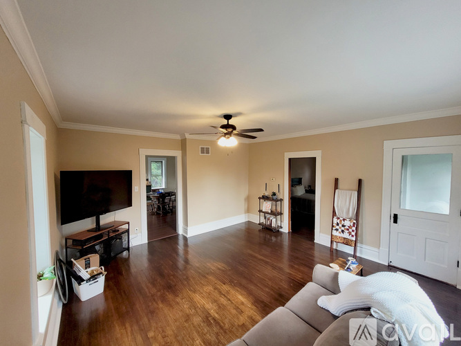 817 Glenlyon Lane 1 Single Family Home for Rent - Photo gallery 5
