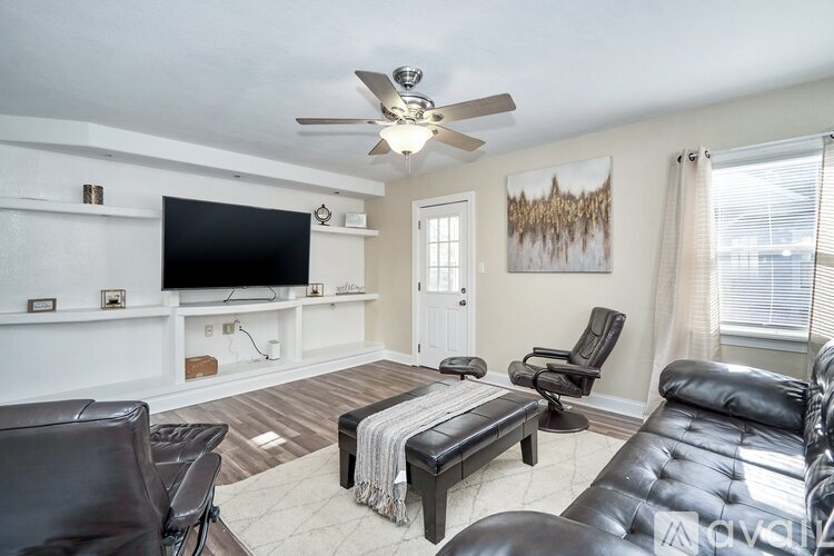 2210 Silbert Road 4 Beds Single Family Home for Rent - Photo gallery 3
