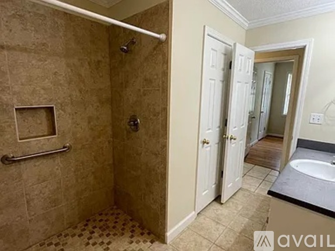 404 Ingram Ave W 3 Beds Single Family Home for Rent - Photo gallery 5
