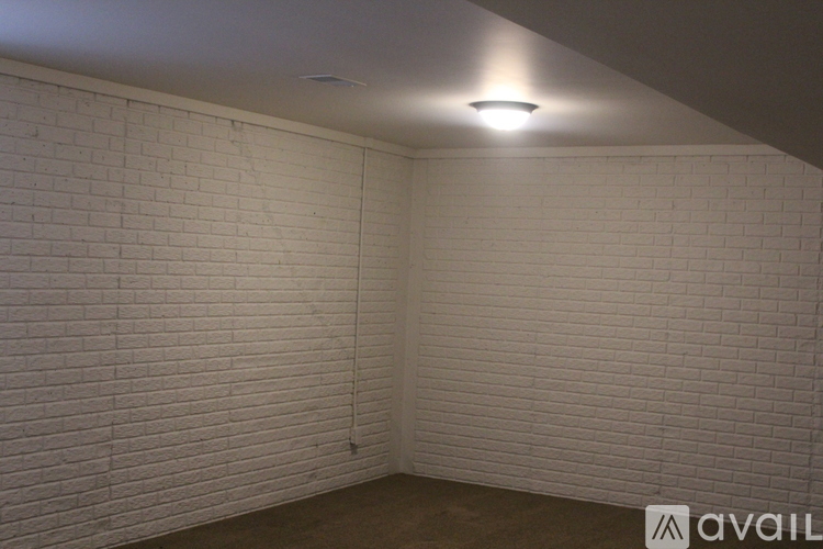 N Saginaw Rd 3 Beds Condo for Rent - Photo gallery 3