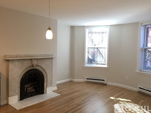 33 Hanson St 2 Beds Apartment for Rent