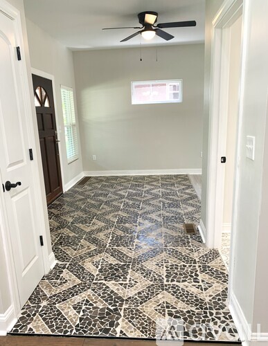 722 S 40th St 4 Beds Single Family Home for Rent - Photo gallery 4