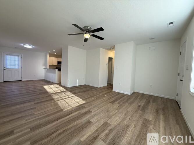 209 Compass Drive 3 Beds Single Family Home for Rent - Photo gallery 5