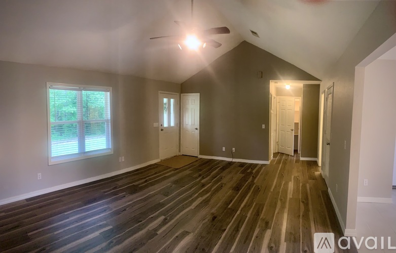 612 Craig Street 2 Beds Single Family Home for Rent - Photo gallery 4