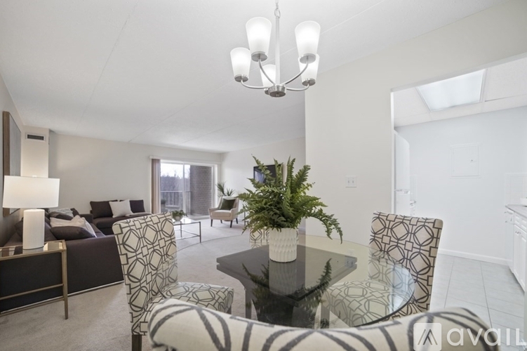 50-56 Broadlawn Park 2 Beds Condo for Rent - Photo gallery 2