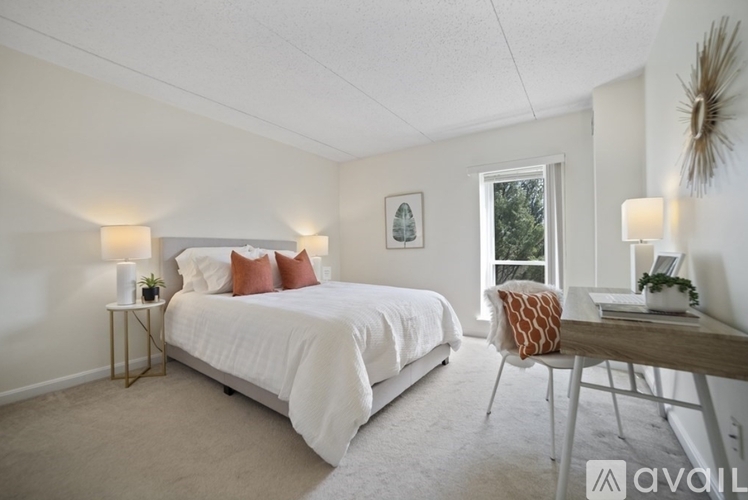 50-56 Broadlawn Park 2 Beds Condo for Rent - Photo gallery 3