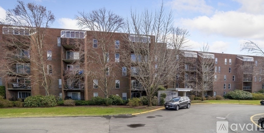 50-56 Broadlawn Park 2 Beds Condo for Rent - Photo gallery 5