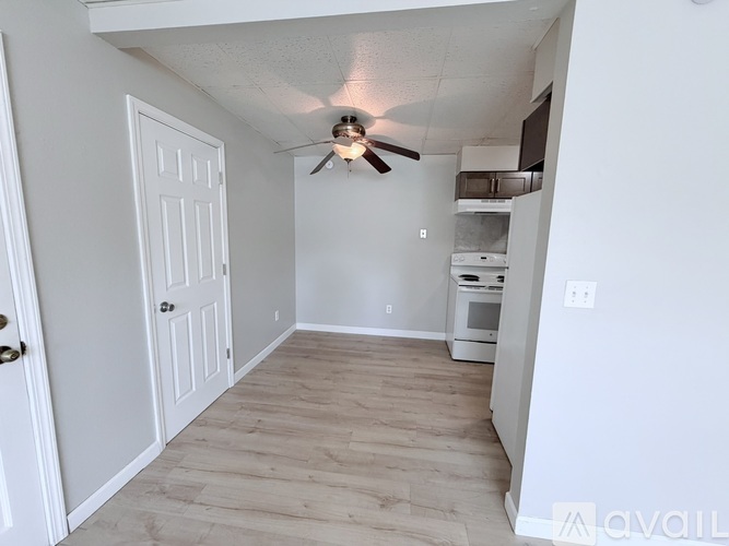 104 6th Street Northeast 2 Beds Apartment for Rent - Photo gallery 3