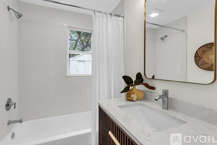 4412 Holmes Ave 3 Beds Single Family Home for Rent - Photo gallery 4