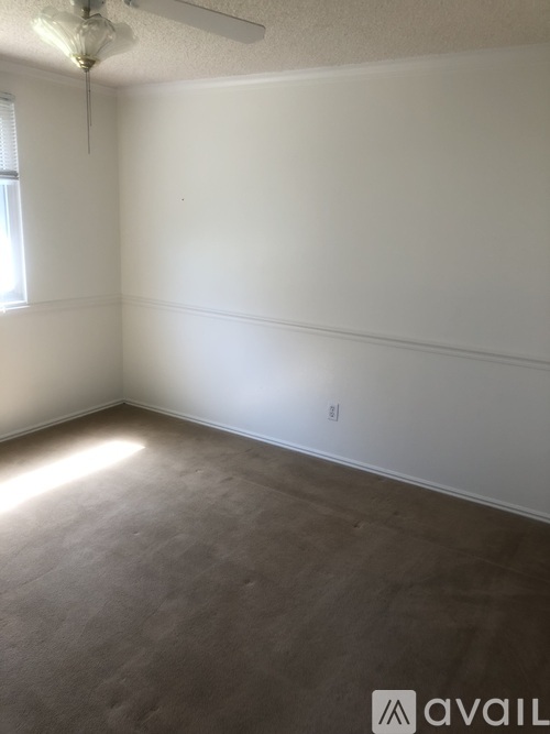 302 North 400 East 2 Beds Single Family Home for Rent - Photo gallery 4
