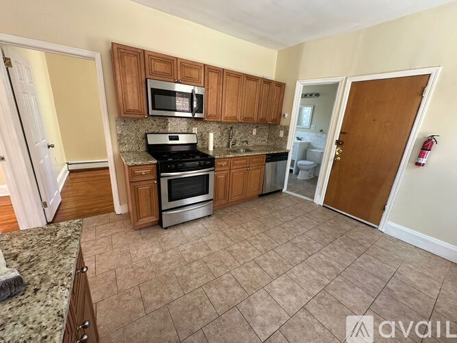 83 W 47th St 2 Beds Apartment for Rent - Photo gallery 4