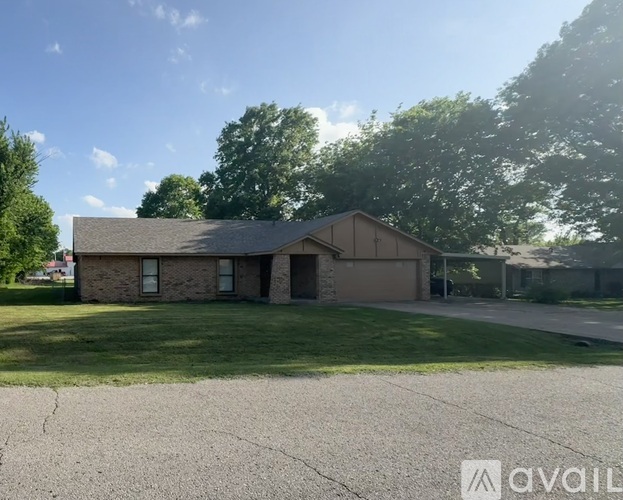 17608 East 77th Street North 4 Beds Single Family Home for Rent - Photo gallery 1