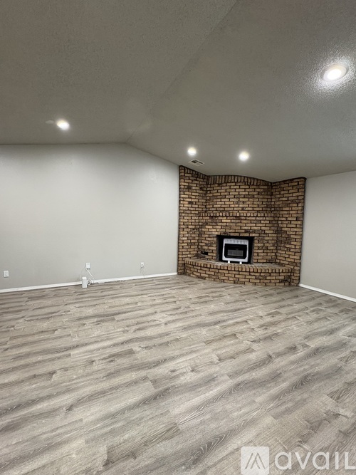 17608 East 77th Street North 4 Beds Single Family Home for Rent - Photo gallery 3