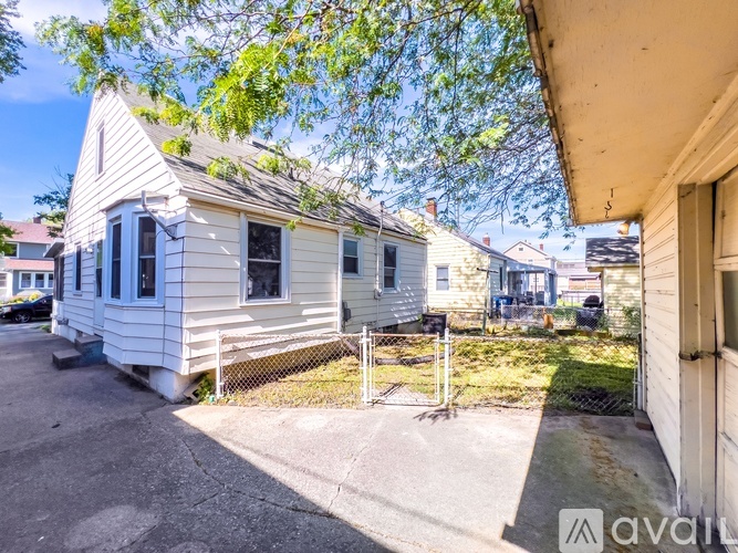 2650 118th St 3 Beds Single Family Home for Rent - Photo gallery 3