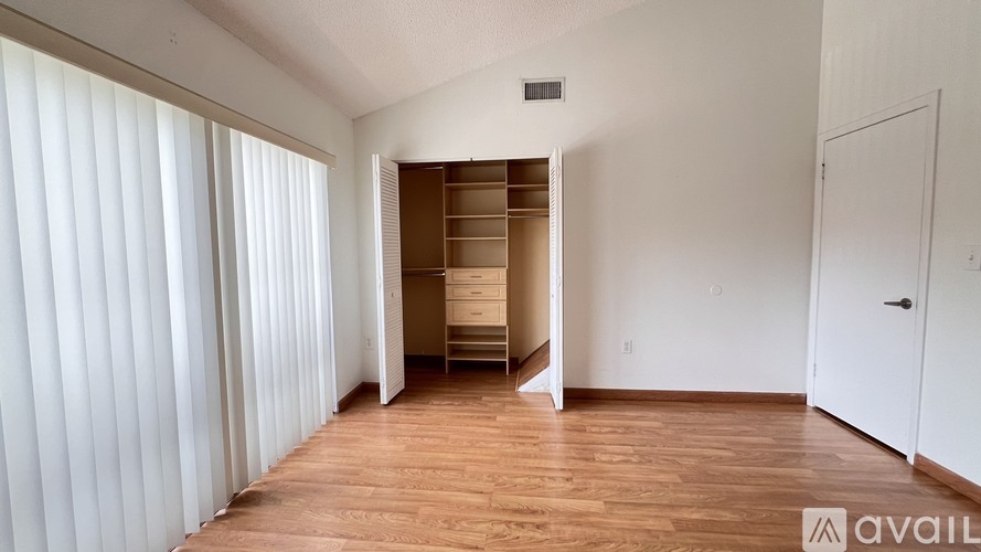 10068 Southwest 77th Court 2 Beds Townhouse for Rent - Photo gallery 2