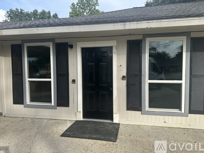 940 Robbie Street Studio Townhouse for Rent - Photo gallery 1