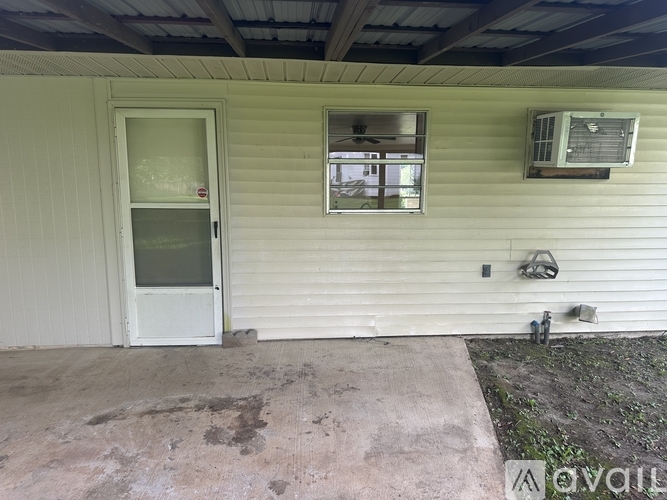 940 Robbie Street Studio Townhouse for Rent - Photo gallery 2