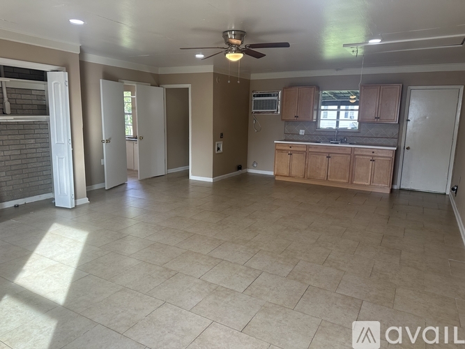 940 Robbie Street Studio Townhouse for Rent - Photo gallery 3
