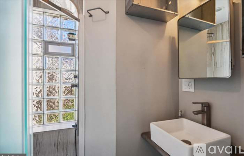307 East 25th Street 1 Apartment for Rent - Photo gallery 4