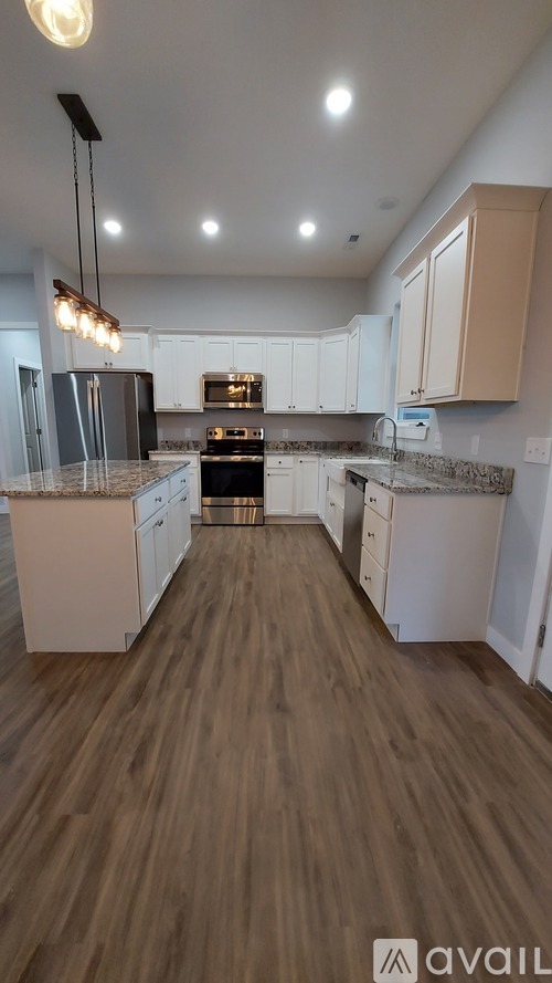 1803 Savannah Ct 3 Beds Single Family Home for Rent - Photo gallery 3