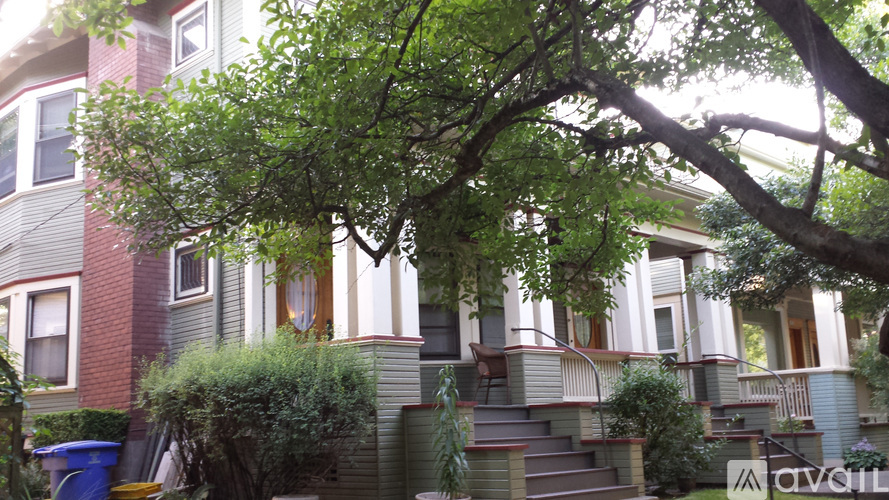 1917 Northeast 13th Avenue 2 Beds Apartment for Rent - Photo gallery 1