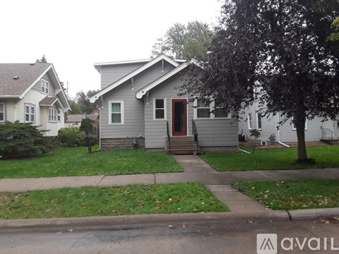 872 20Th Avenue Southeast 4 Beds Apartment for Rent