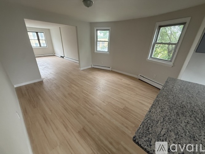 164 Beach Street 4 Beds Single Family Home for Rent - Photo gallery 3