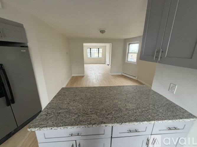 164 Beach Street 4 Beds Single Family Home for Rent - Photo gallery 4