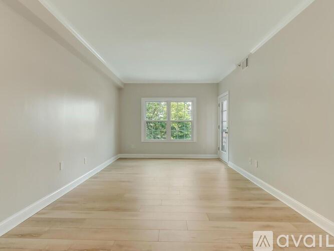1074 Peachtree Walk Northeast 1 Apartment for Rent - Photo gallery 3