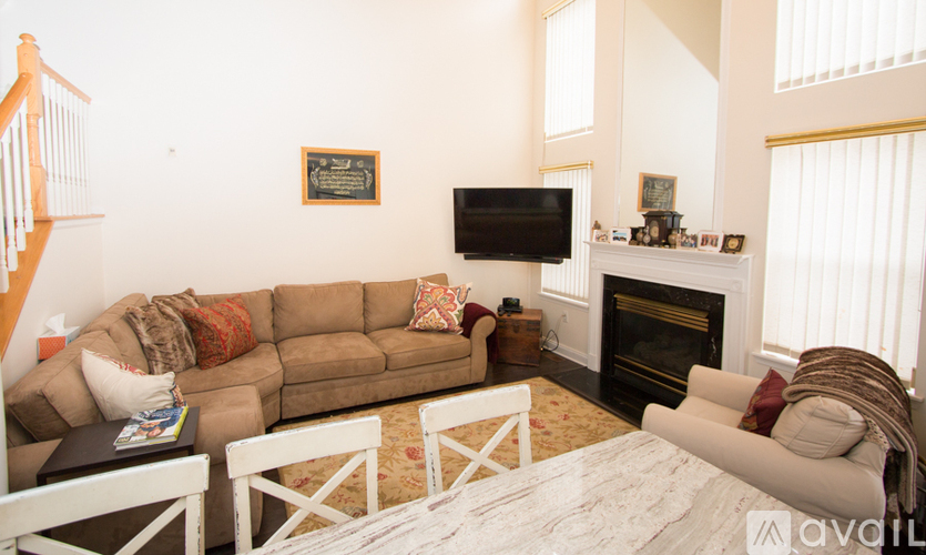 17 Lee Court 3 Beds Townhouse for Rent - Photo gallery 5