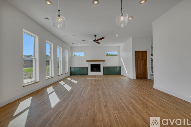 6675 Captains Drive Northwest 5 Beds Single Family Home for Rent - Photo gallery 2