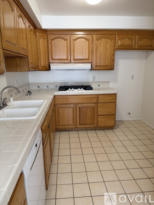 9131 Burnet Ave 3 Beds Apartment, Townhouse for Rent - Photo gallery 2