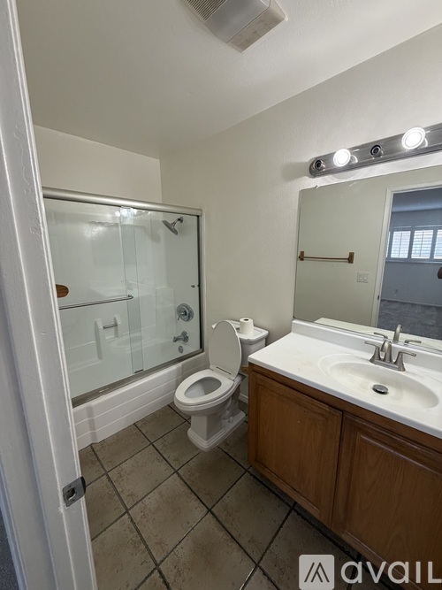 9131 Burnet Ave 3 Beds Apartment, Townhouse for Rent - Photo gallery 4