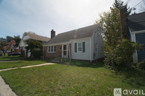 113 Clark St 4 Beds Apartment for Rent