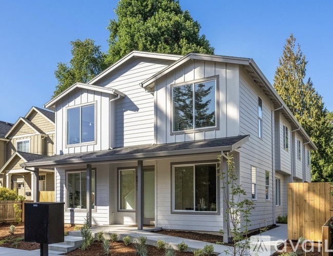 8823 North Endicott Avenue 2 Beds Townhouse for Rent - Photo gallery 2