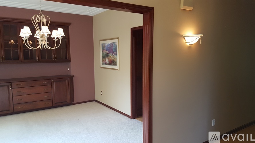2007 Glendale Hills Dr NE 5 Beds Single Family Home for Rent - Photo gallery 2