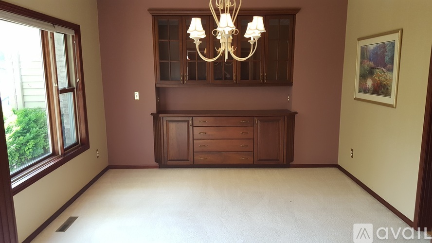 2007 Glendale Hills Dr NE 5 Beds Single Family Home for Rent - Photo gallery 3