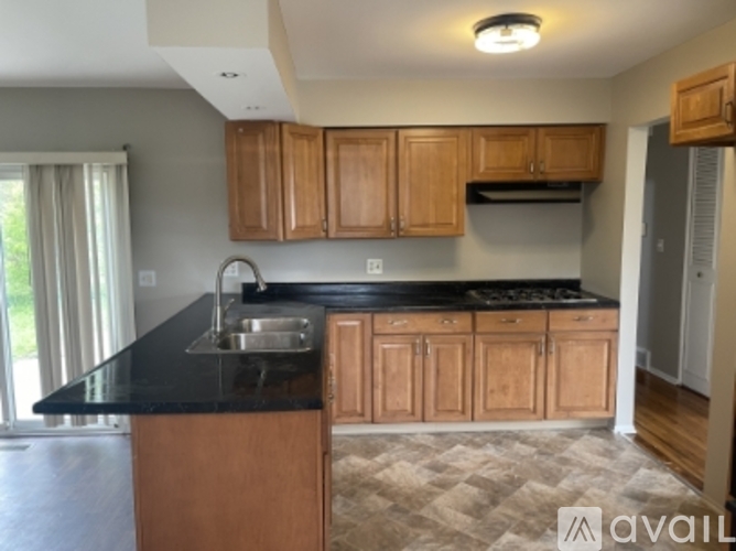 3318 W Jolly Rd 3 Beds Single Family Home for Rent - Photo gallery 2