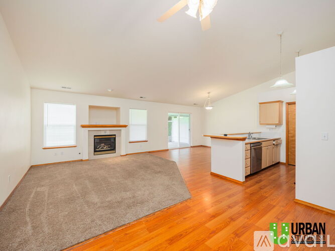 18425 E Sprague Ave 2 Beds Single Family Home for Rent - Photo gallery 4