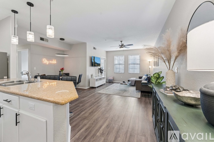 5302 East Van Buren Street 2 Beds Condo for Rent - Photo gallery 3