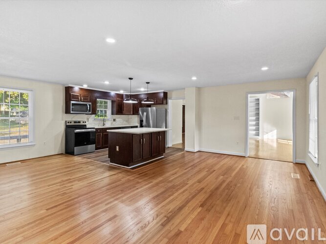 3234 Hunter Dr 3 Beds Single Family Home for Rent - Photo gallery 3