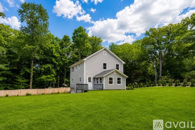 133 Jelliff Mill Road 3 Beds Single Family Home for Rent - Photo gallery 2