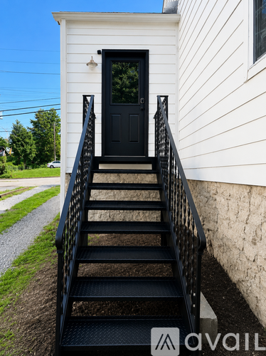 518 East Trinity Lane 3 Beds Single Family Home for Rent - Photo gallery 2