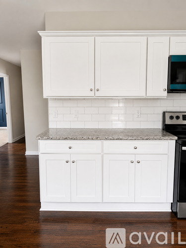 518 East Trinity Lane 3 Beds Single Family Home for Rent - Photo gallery 3