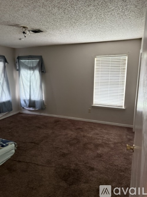 4735 Robinson Rd 2 Beds Apartment for Rent - Photo gallery 4