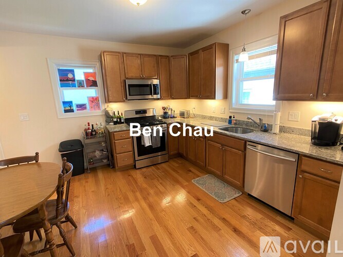 537 Main St 3 Beds Apartment for Rent - Photo gallery 2